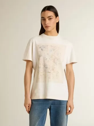 Camiseta blanca de mujer con estampado floral
