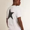 Camiseta blanca para hombre con estrella azul oscuro en la espalda