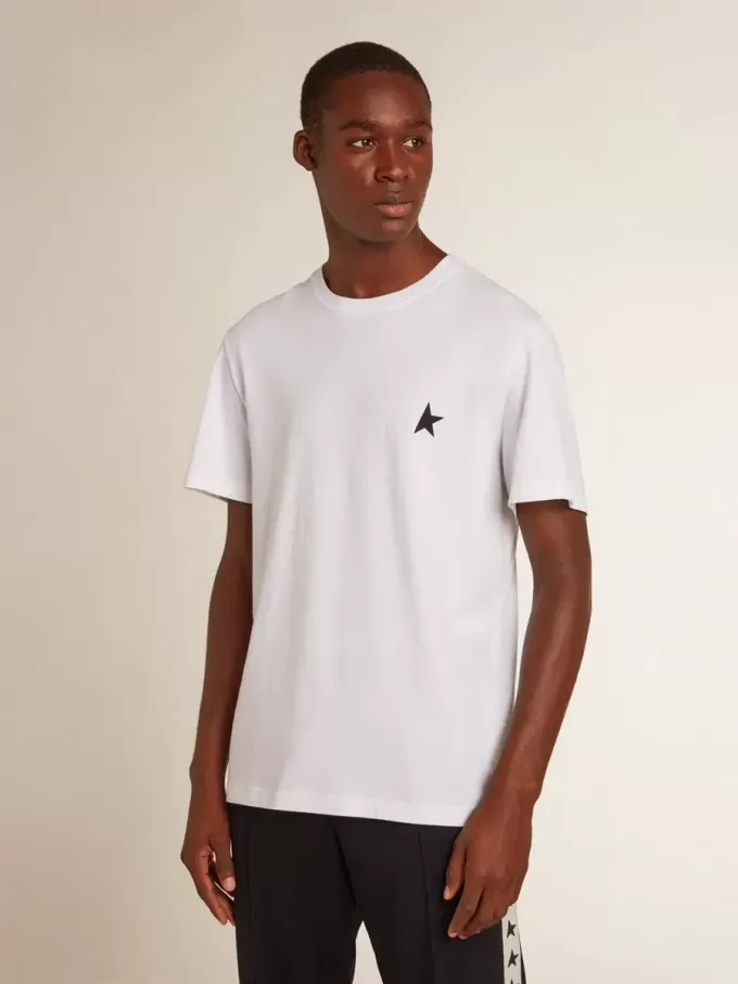 Camiseta blanca para hombre con estrella azul oscuro en la parte delantera