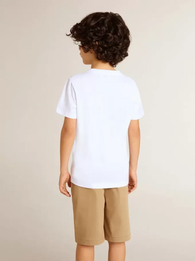 Camiseta blanca para niño con estampado multicolor dorado