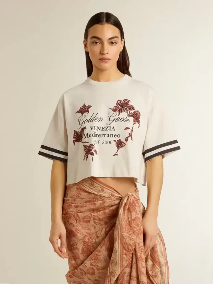 Camiseta corta oversize para mujer en jersey blanco con bordados y estampado «Venezia Mediterraneo».