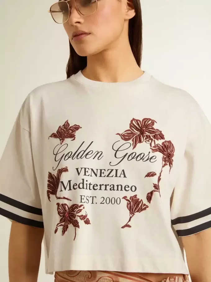 Camiseta corta oversize para mujer en jersey blanco con bordados y estampado «Venezia Mediterraneo».