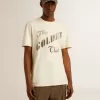 Camiseta de algodón blanco envejecido para hombre con estampado dorado