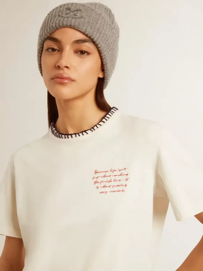 Camiseta de algodón blanco envejecido para mujer con bordado a mano
