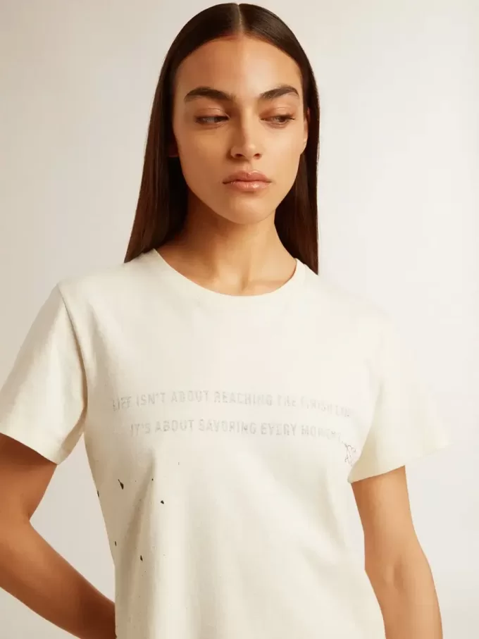 Camiseta de algodón blanco envejecido para mujer con estampado y bordado Camiseta de algodón blanco envejecido para mujer con estampado y bordado