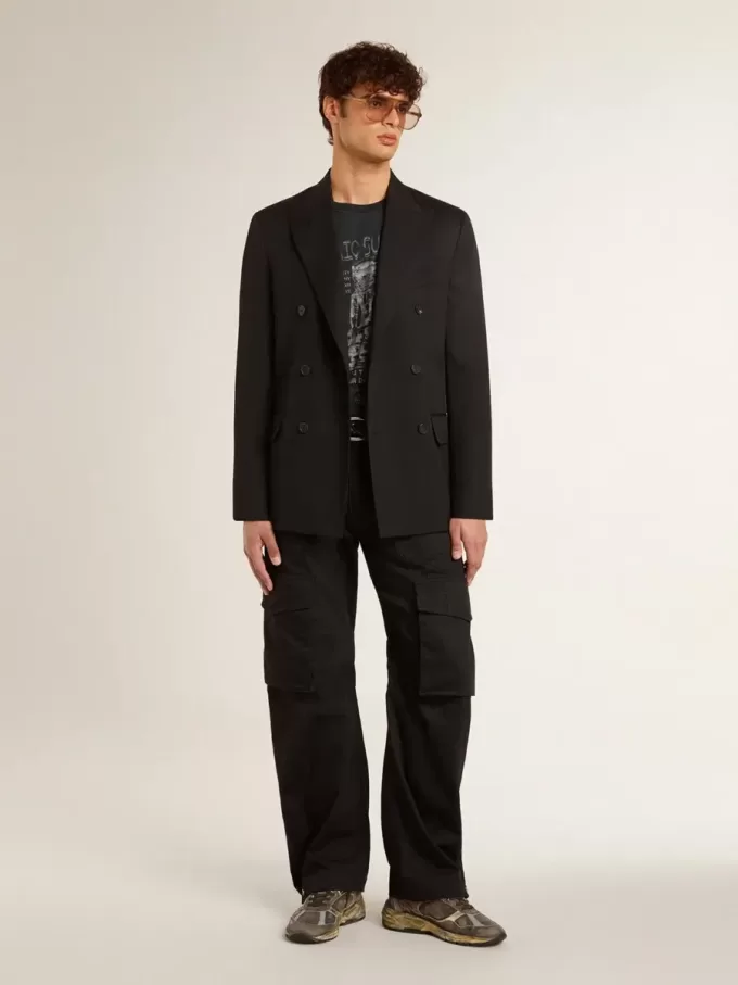 Camiseta de algodón negro desgastado para hombre con estampado en la parte delantera