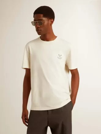 Camiseta de algodón para hombre en blanco envejecido con estampado en el corazón