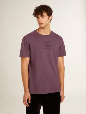 Camiseta de algodón para hombre en color morado desgastado con estampado del logotipo