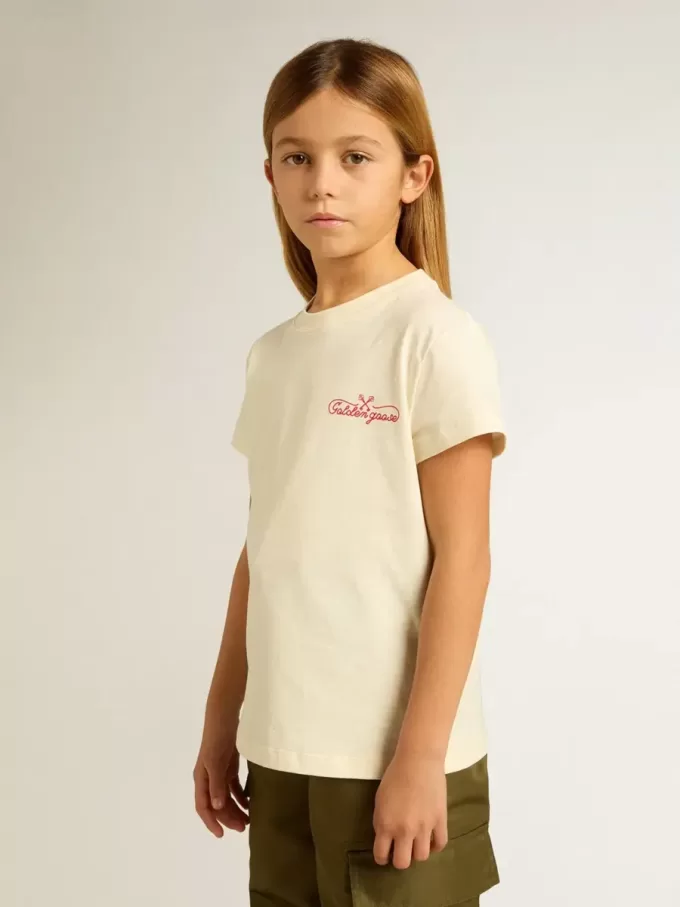 Camiseta de algodón para niña en blanco desgastado con bordado rojo en el pecho
