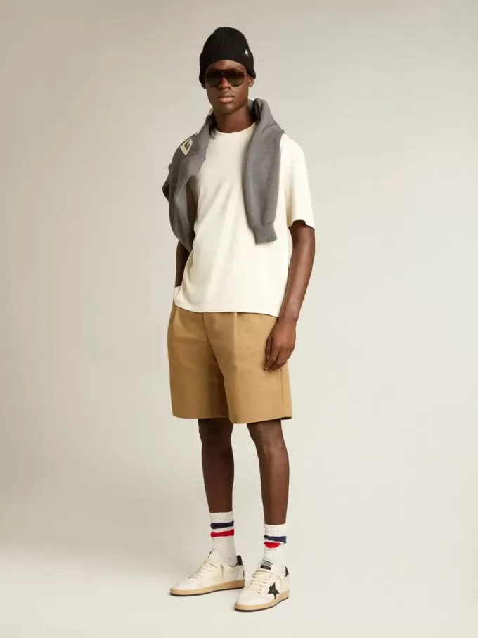 Camiseta en blanco envejecido con logotipo invertido en la espalda – Jersey Capsule