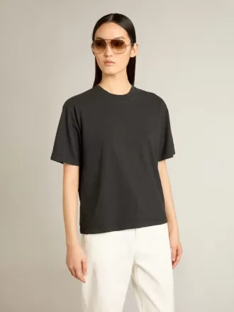Camiseta en negro lavado con logotipo invertido en la espalda – Jersey Capsule