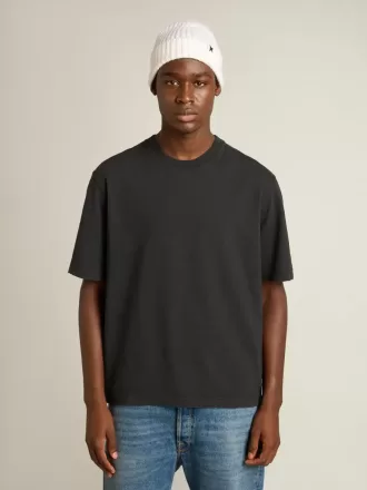 Camiseta en negro lavado con logotipo invertido en la espalda – Jersey Capsule