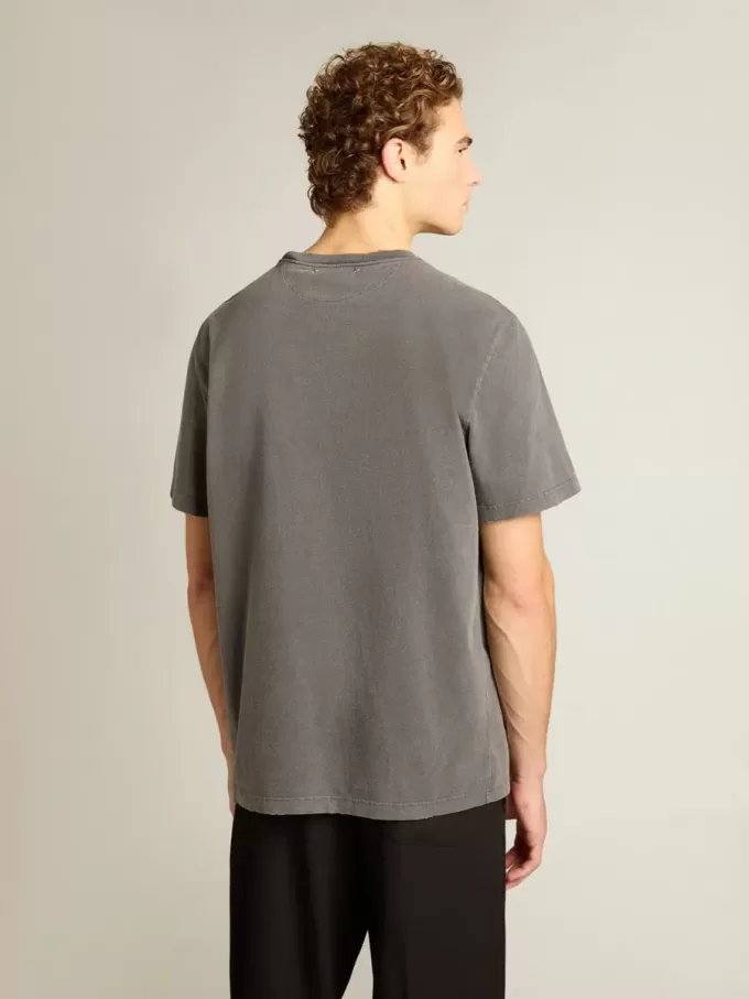 Camiseta gris antracita para hombre con tratamiento desgastado