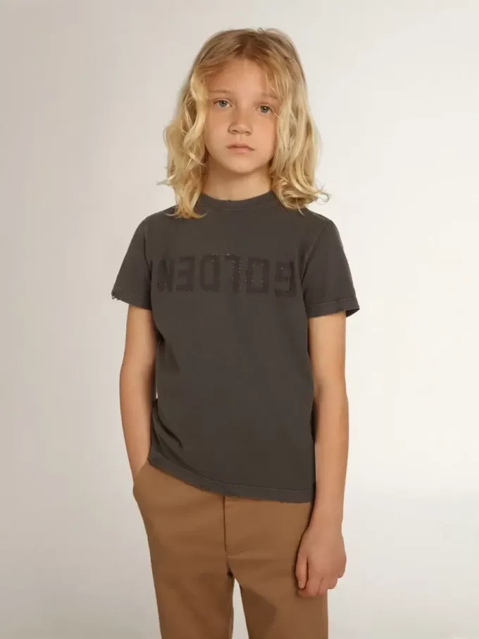 Camiseta para niño en color gris con tratamiento desgastado
