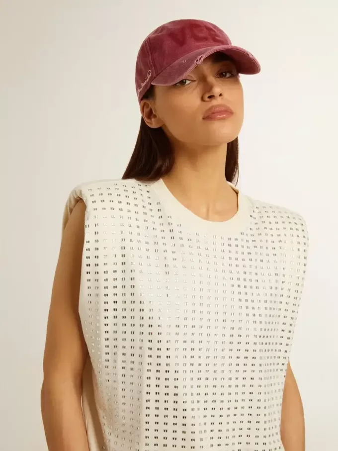 Camiseta sin mangas blanca envejecida adornada con cristales