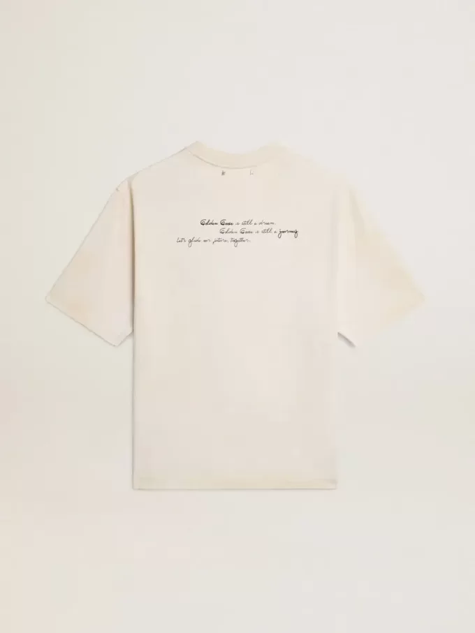 Camiseta unisex desgastada en color blanco con letras estampadas