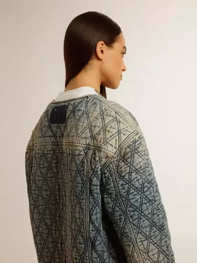 Chaqueta acolchada azul para mujer en denim de algodón con acabado desgastado