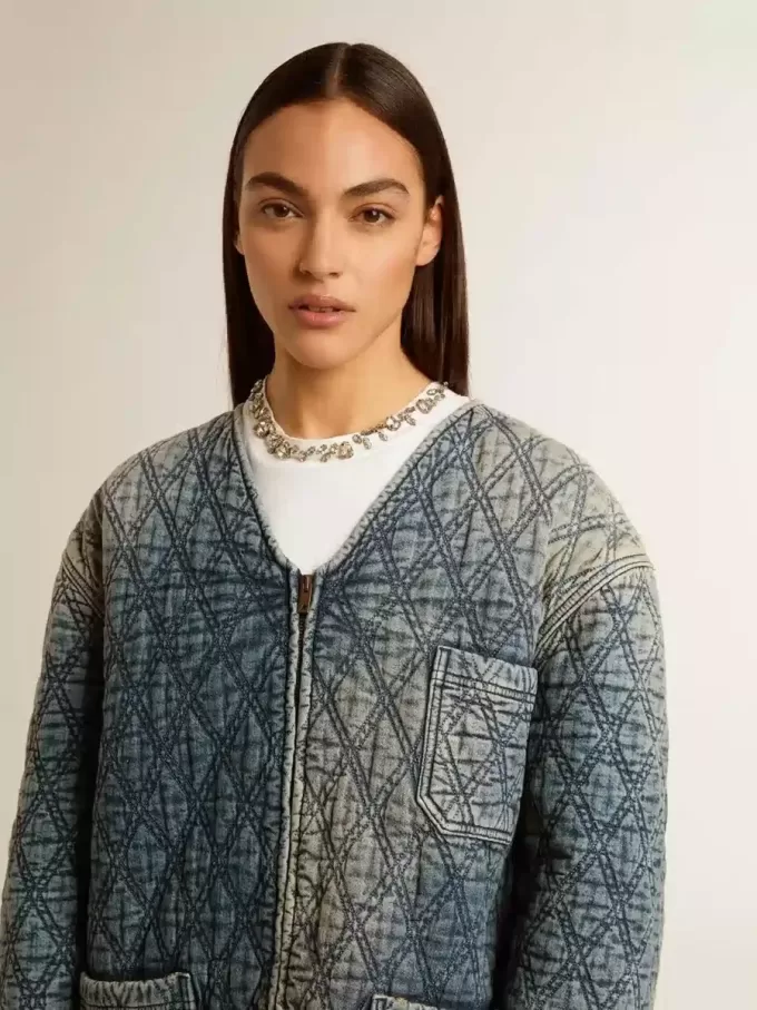 Chaqueta acolchada azul para mujer en denim de algodón con acabado desgastado