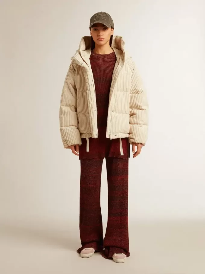 Chaqueta acolchada ecológica con cremallera y capucha Chaqueta acolchada ecológica con cremallera y capucha