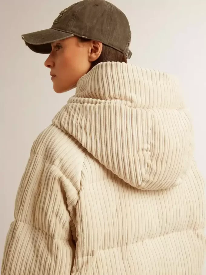 Chaqueta acolchada ecológica con cremallera y capucha Chaqueta acolchada ecológica con cremallera y capucha