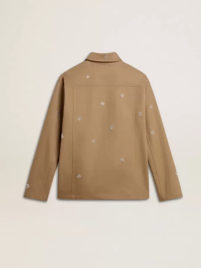 Chaqueta beige para hombre con bordado floral y cremallera completa Chaqueta beige para hombre con bordado floral y cremallera completa