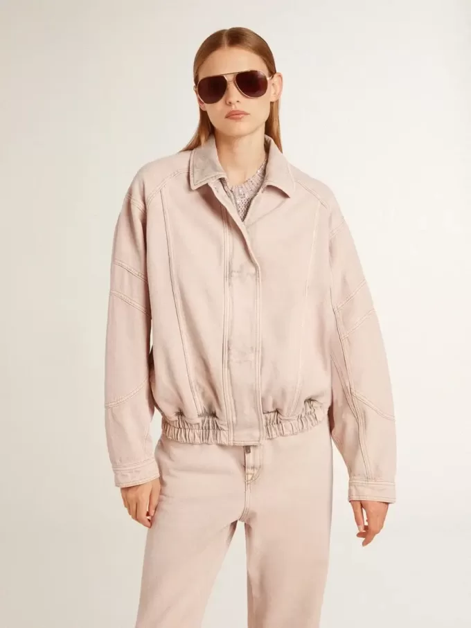 Chaqueta bomber de denim teñida de rosa para mujer