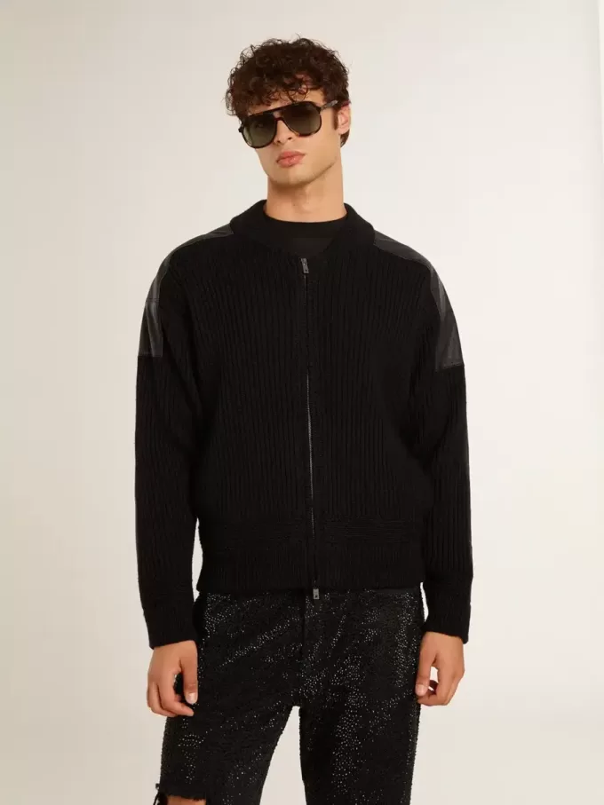 Chaqueta de lana merino negra para hombre con parches de cuero