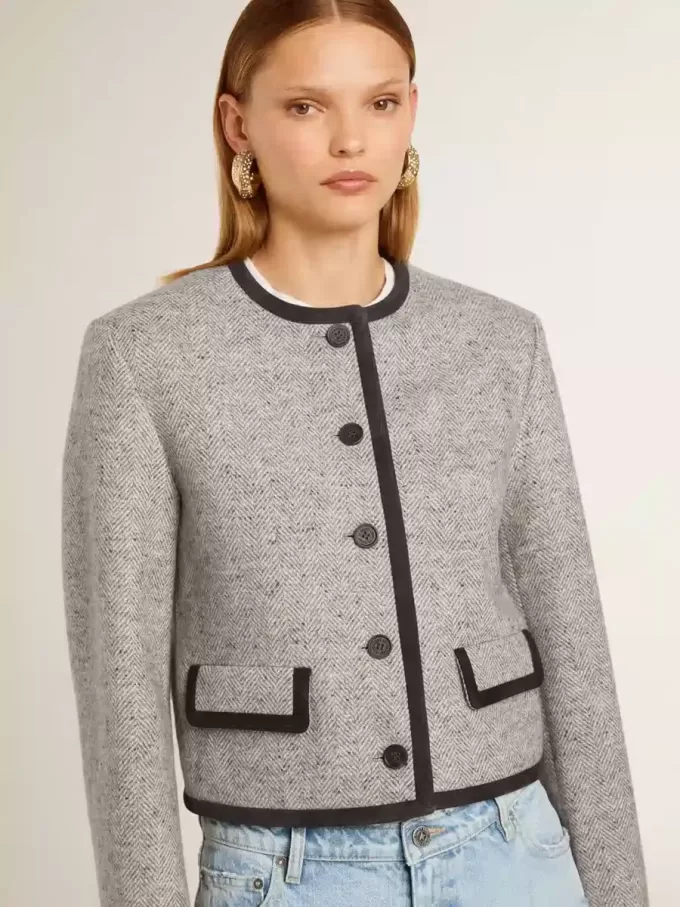 Chaqueta de lana y seda gris para mujer con ribete de ante negro
