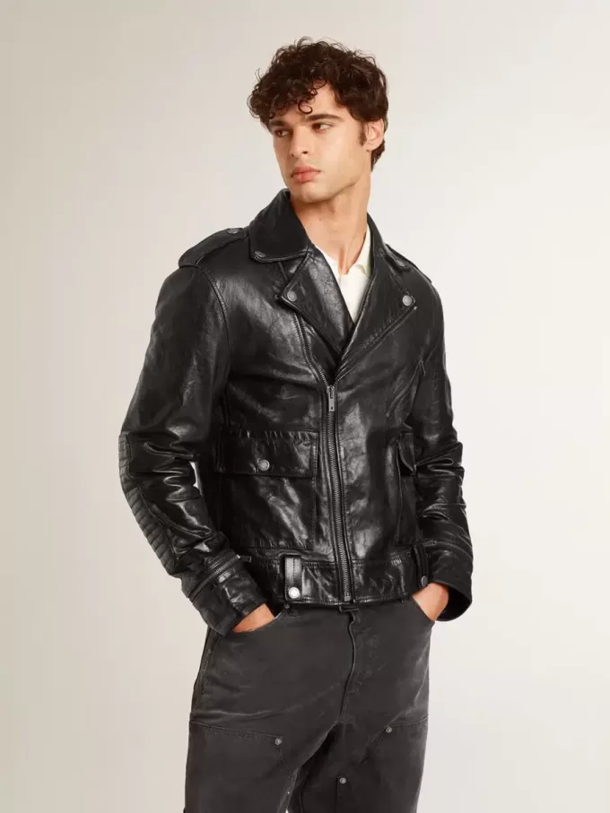 Chaqueta motera de cuero negro para hombre con efecto brillante