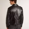 Chaqueta motera de cuero negro para hombre con efecto brillante