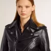 Chaqueta motera de cuero negro para mujer con efecto brillante