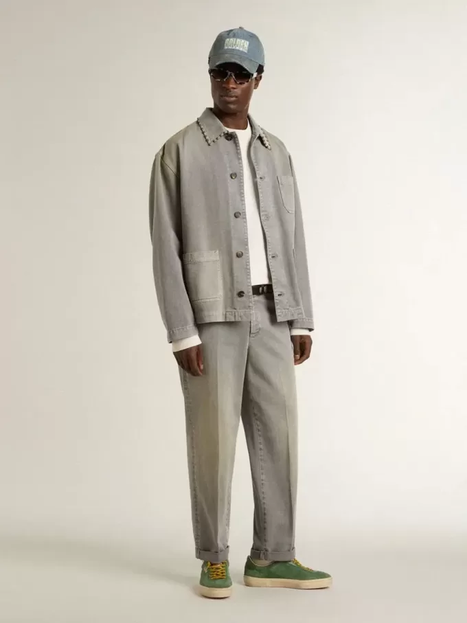 Chaqueta vaquera gris para hombre con tachuelas