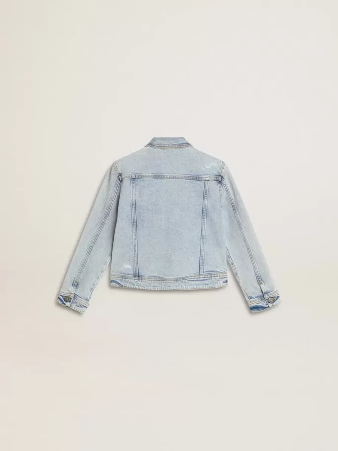 Chaqueta vaquera ligera con bordados