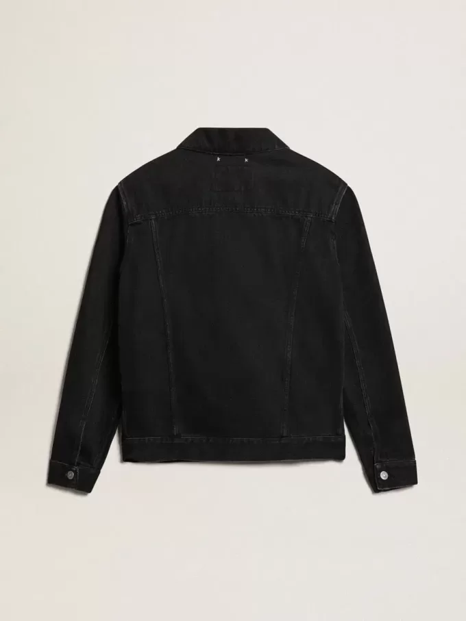 Chaqueta vaquera negra para hombre con un lavado