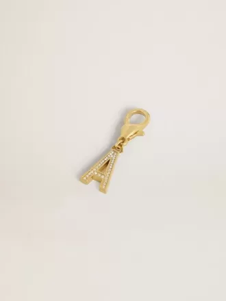 Charm con la letra A en latón dorado con cristales