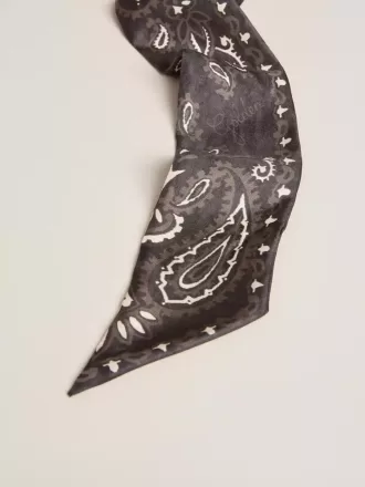 Cinta de sarga de seda negra con estampado de cachemira
