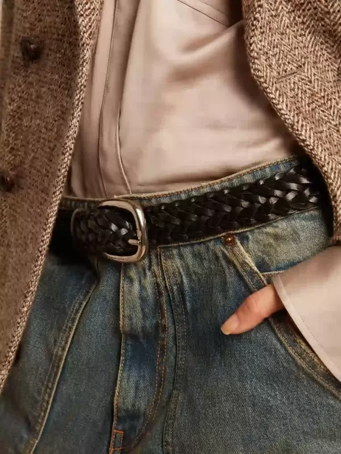 Cinturón de mujer en cuero negro