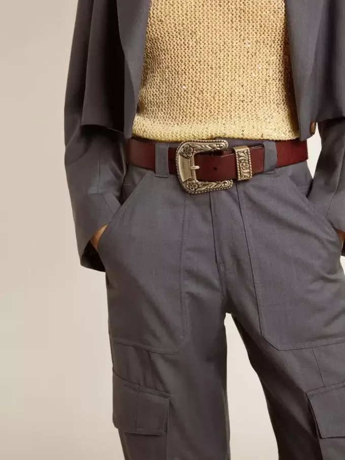 Cinturón de mujer en piel burdeos con hebilla plateada decorada