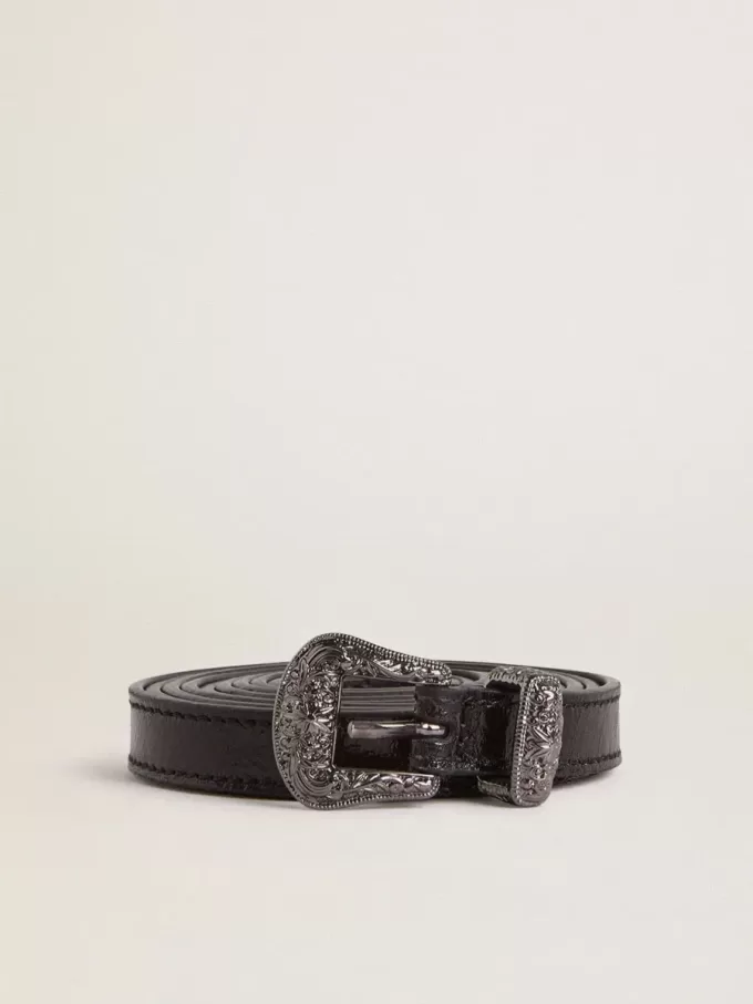 Cinturón de piel negro con hebilla plateada