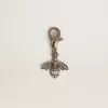Colgante con forma de abeja en latón plateado con cristales