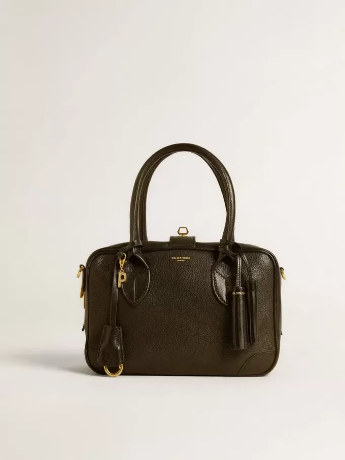 Colgante con la letra P en latón dorado con cristales Colgante con la letra P en latón dorado con cristales