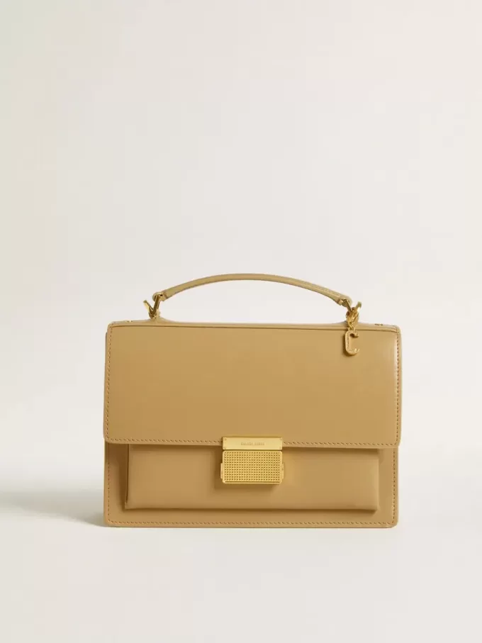 Colgante con letra C en latón dorado con cristales Colgante con letra C en latón dorado con cristales