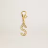 Colgante con letra S en latón dorado con cristales