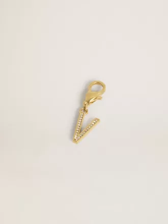 Colgante con letra V en latón dorado con cristales