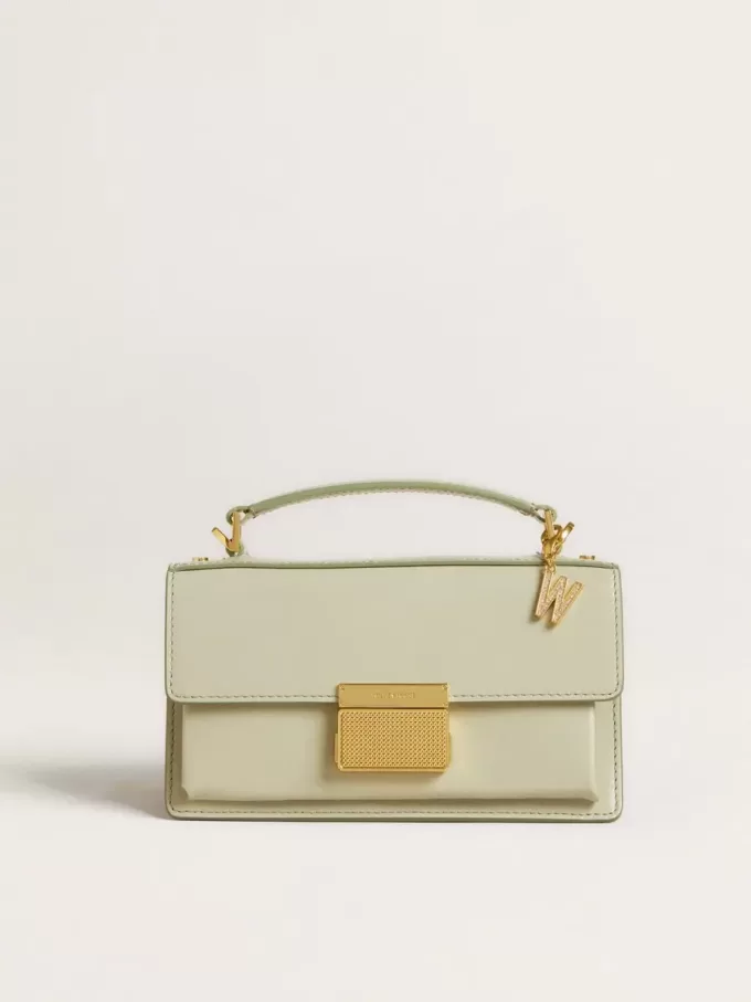 Colgante con letra W en latón dorado con cristales