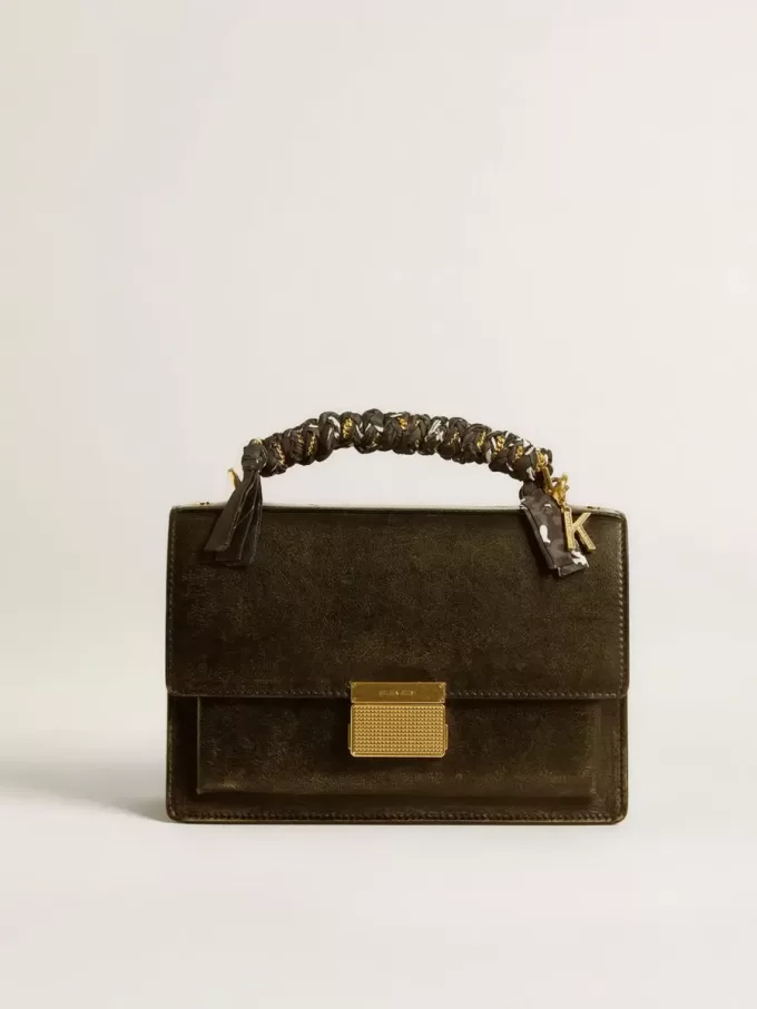 Colgante de tejido trenzado negro con cadena de latón