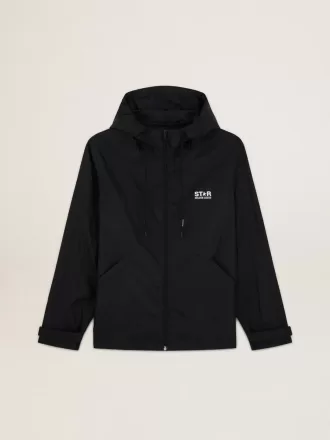 Cortavientos para hombre con logotipo y estrella blancos en contraste