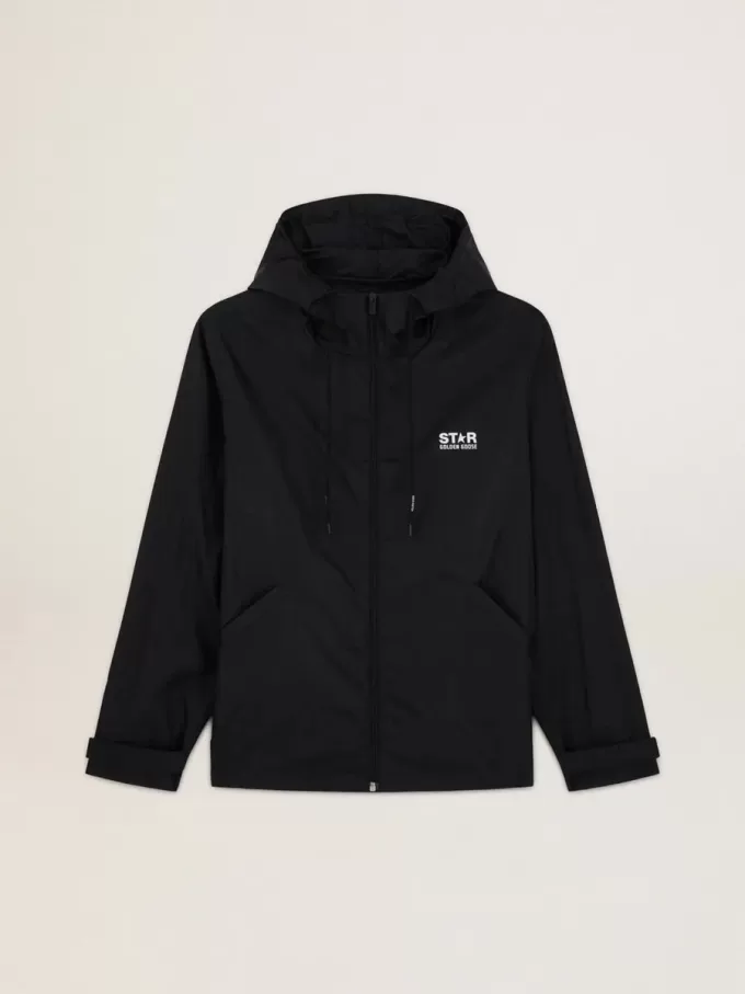 Cortavientos para hombre con logotipo y estrella blancos en contraste