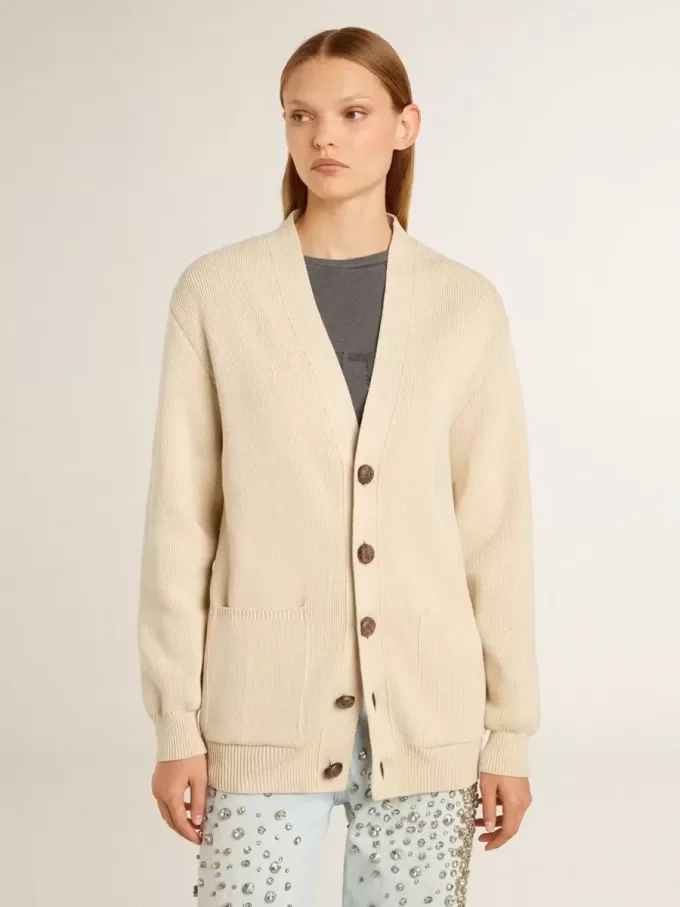 Cárdigan beige para mujer con las letras «Golden» en la espalda