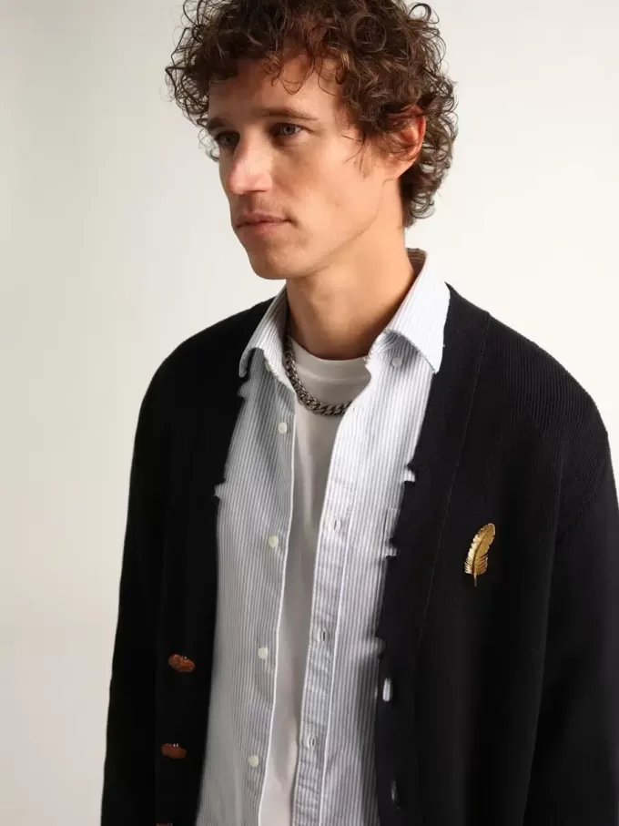 Cárdigan Golden Collection en algodón azul oscuro con acabado desgastado